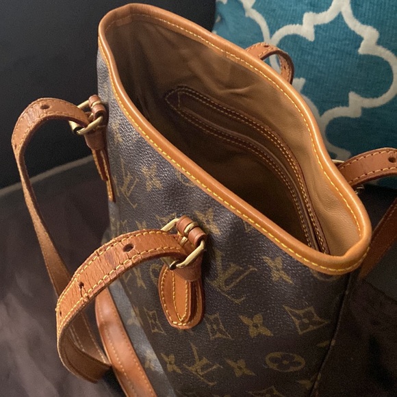 Louis Vuitton monogram petite bucket bag Authentic - Picture 8 of 8